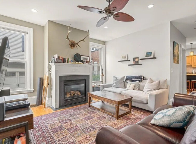 279 K St, Unit 2 in Boston, MA - Building Photo - Building Photo