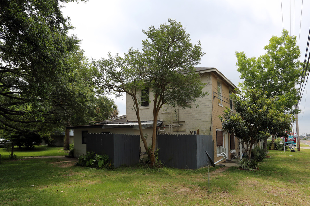 5910 N Palafox St in Pensacola, FL - Building Photo