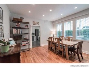935 Meridian Ave-Unit -1 in Miami Beach, FL - Building Photo - Building Photo