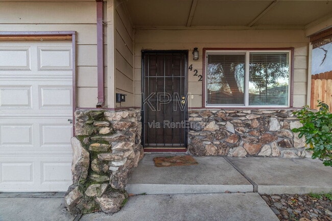 422 Felton Way in Stockton, CA - Building Photo - Building Photo