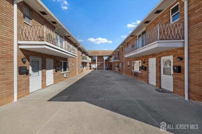 435 Teaneck Rd in Ridgefield Park, NJ - Building Photo - Building Photo