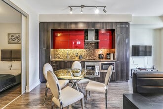 300 Front St W, Unit SI ID1471519P in Toronto, ON - Building Photo - Building Photo