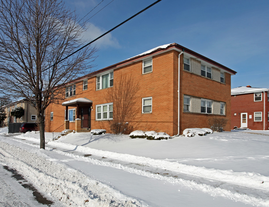 3606 50th St in Kenosha, WI - Foto de edificio