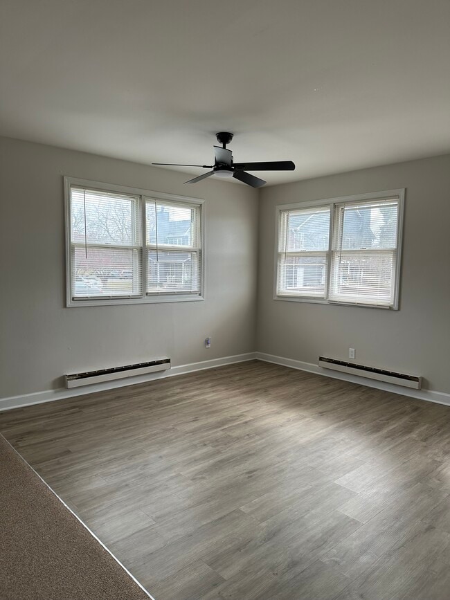 226 Maple St in Sugar Grove, IL - Building Photo - Building Photo