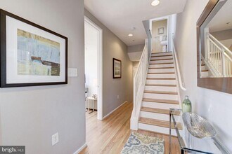 1662 N Quinn St in Arlington, VA - Building Photo - Building Photo
