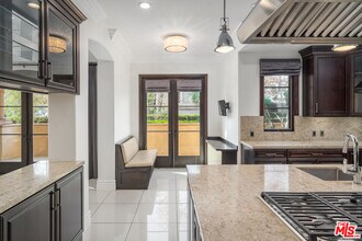 462 S Maple Dr-Unit -101A in Beverly Hills, CA - Building Photo - Building Photo