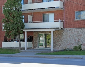 700 Lawrence Rd in Hamilton, ON - Building Photo - Building Photo