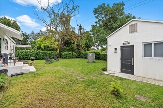 5854 SW 62nd St in Miami, FL - Building Photo - Building Photo