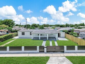 4040 SW 108th Ave in Miami, FL - Building Photo - Building Photo