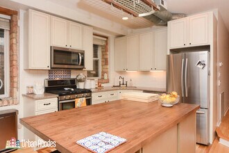 1723 W Erie St, Unit 1 in Chicago, IL - Foto de edificio - Building Photo