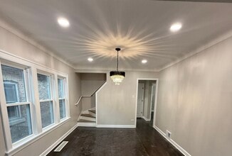 2102 S 7th Ave in Maywood, IL - Building Photo - Building Photo