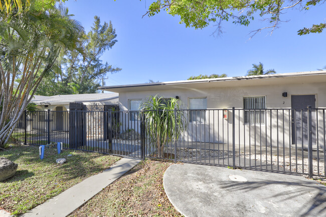 741 Hibiscus Ave in Pompano Beach, FL - Building Photo - Building Photo