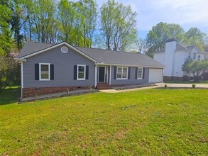 122 Canebrake Dr in Greer, SC - Building Photo - Building Photo