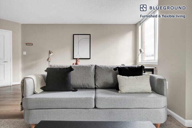 2140 L St NW in Washington, DC - Building Photo - Building Photo