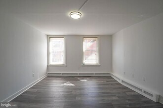 122-122 Perry St in Trenton, NJ - Building Photo - Building Photo