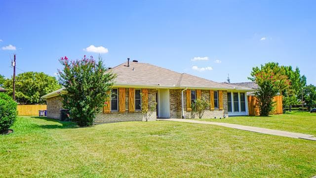 3105 Tina St in Sachse, TX - Building Photo - Building Photo