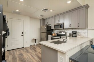 475 N 9th St in Phoenix, AZ - Building Photo - Building Photo