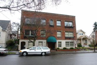 The Raleigh Apartments in Portland, OR - Foto de edificio - Building Photo