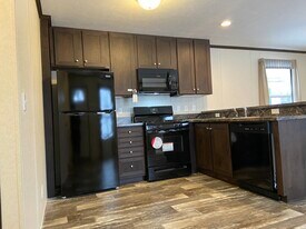 195 Birch in Highland, MI - Building Photo