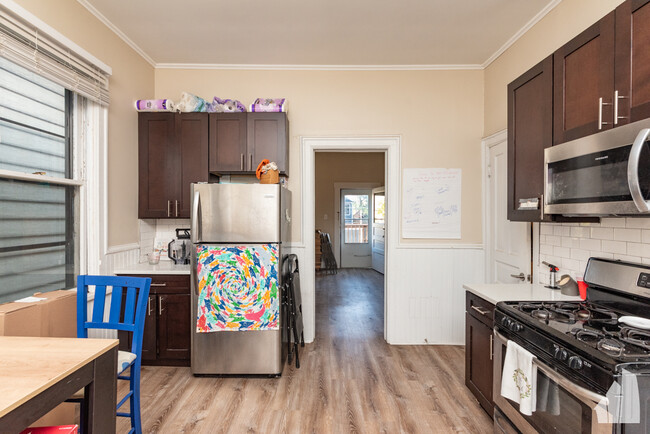 1431 W Belmont Ave in Chicago, IL - Building Photo - Building Photo