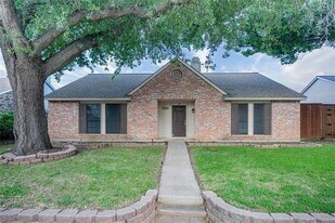 4036 Churchill Dr in Flower Mound, TX - Building Photo