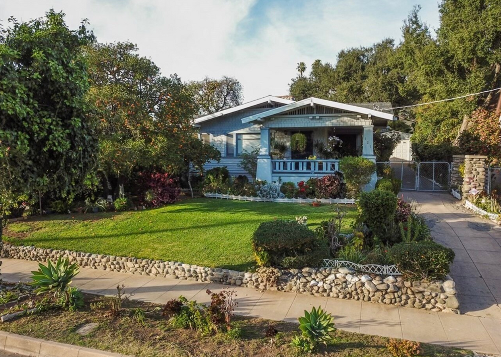 527 Douglas St in Pasadena, CA - Building Photo