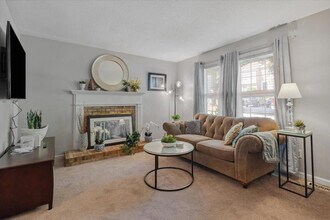 107 Barbary Ct in Cary, NC - Foto de edificio - Building Photo