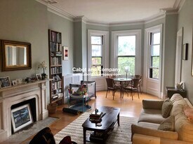 140 Marlborough St, Unit 3 in Boston, MA - Building Photo