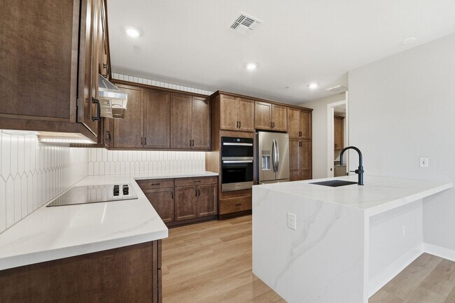 property at 2121 W Sonoran Desert Dr