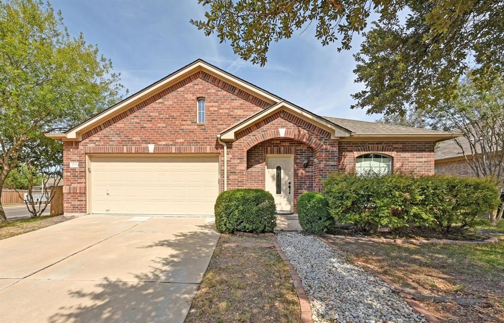 254 Oxford Dr in Kyle, TX - Building Photo