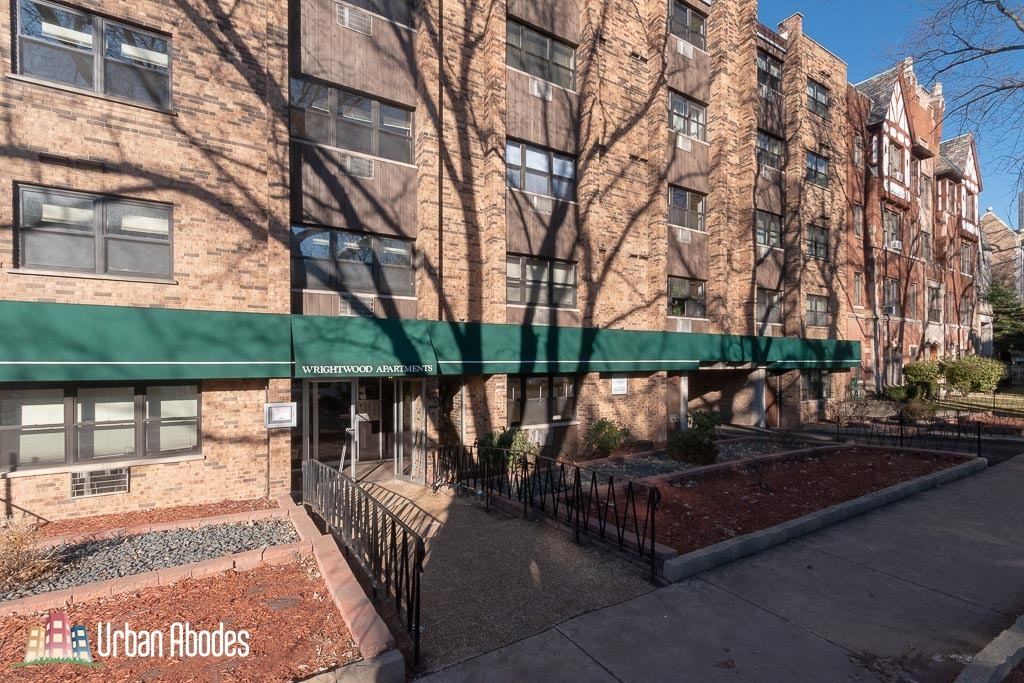 665 W Wrightwood Ave, Unit M08B in Chicago, IL - Foto de edificio