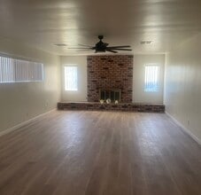 8717 6th St in Downey, CA - Foto de edificio - Building Photo