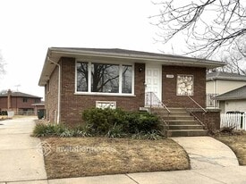 16500 84th Ave in Tinley Park, IL - Building Photo