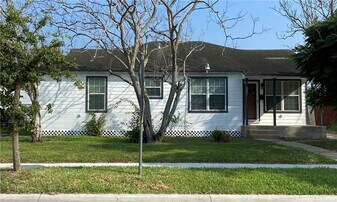 1053 Chamberlain St in Corpus Christi, TX - Building Photo