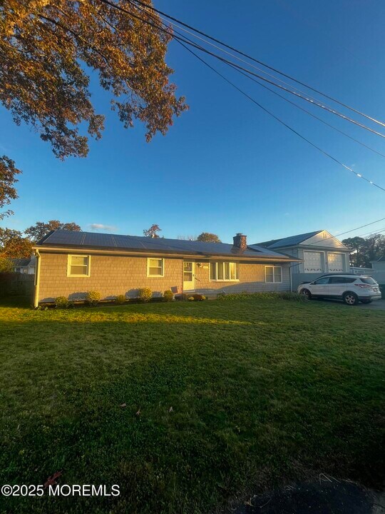 1109 Spar Ave in Beachwood, NJ - Building Photo