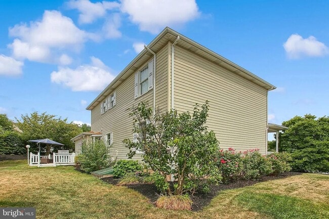 2527 Blarney Dr in Harrisburg, PA - Foto de edificio - Building Photo
