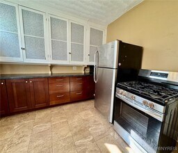63 Claremont Ave in Buffalo, NY - Building Photo - Building Photo