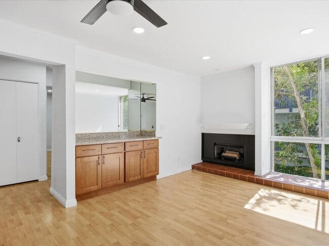 3604 W Estates Ln in Rolling Hills Estates, CA - Building Photo - Building Photo