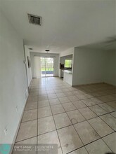 6560 NW 24th Pl in Sunrise, FL - Building Photo - Building Photo