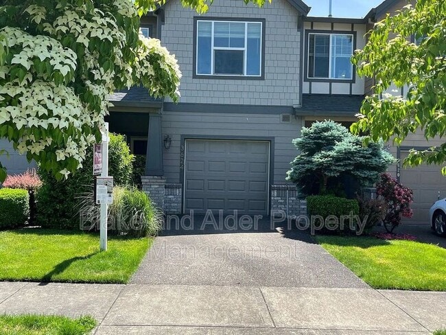 property at 3624 E Oak Grv St