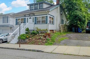 26 Park Dr N, Unit 1 in West Orange, NJ - Building Photo