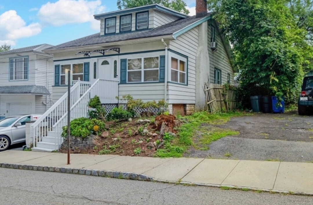 26 Park Dr N, Unit 1 in West Orange, NJ - Foto de edificio