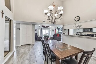 10811 Kirktown Dr in Houston, TX - Building Photo - Building Photo