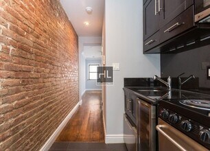 1ST AVE., Unit 3B in New York, NY - Building Photo - Building Photo