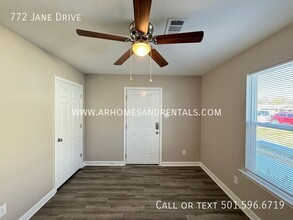 772 Jane Dr in Jacksonville, AR - Building Photo - Building Photo