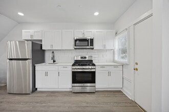 5818 Angora Terrace in Philadelphia, PA - Building Photo - Building Photo