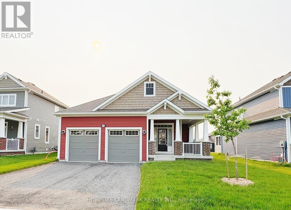 29 Dyer Cres in Bracebridge, ON - Building Photo