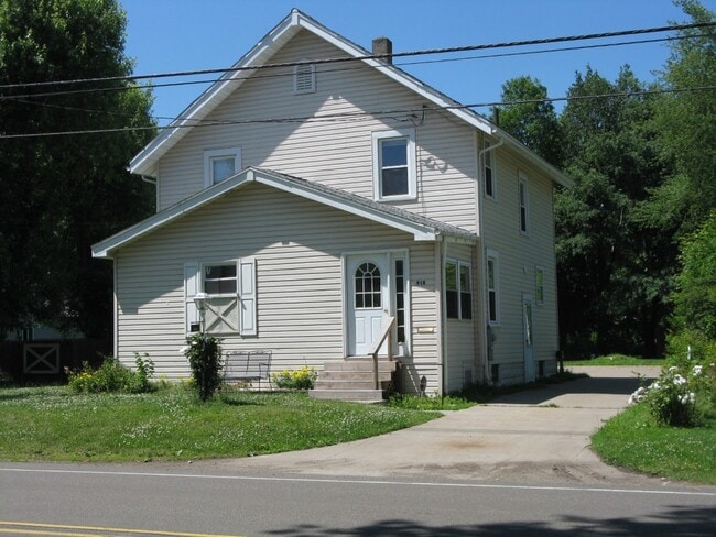 918 Powell Ave, Unit 3