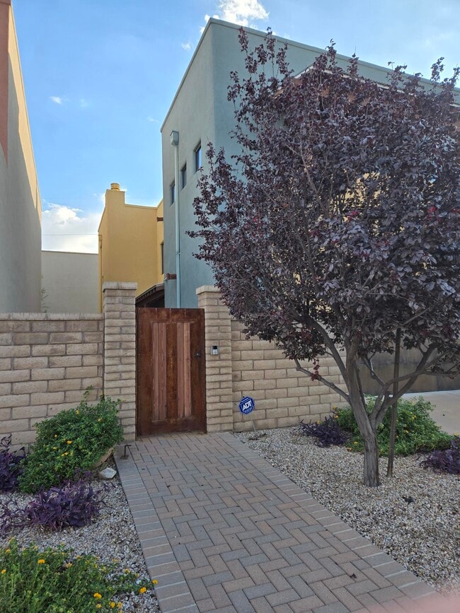 402 E Croydon Park Rd in Tucson, AZ - Building Photo - Building Photo