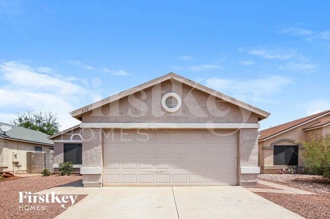 3132 W Robin Ln in Phoenix, AZ - Foto de edificio - Building Photo